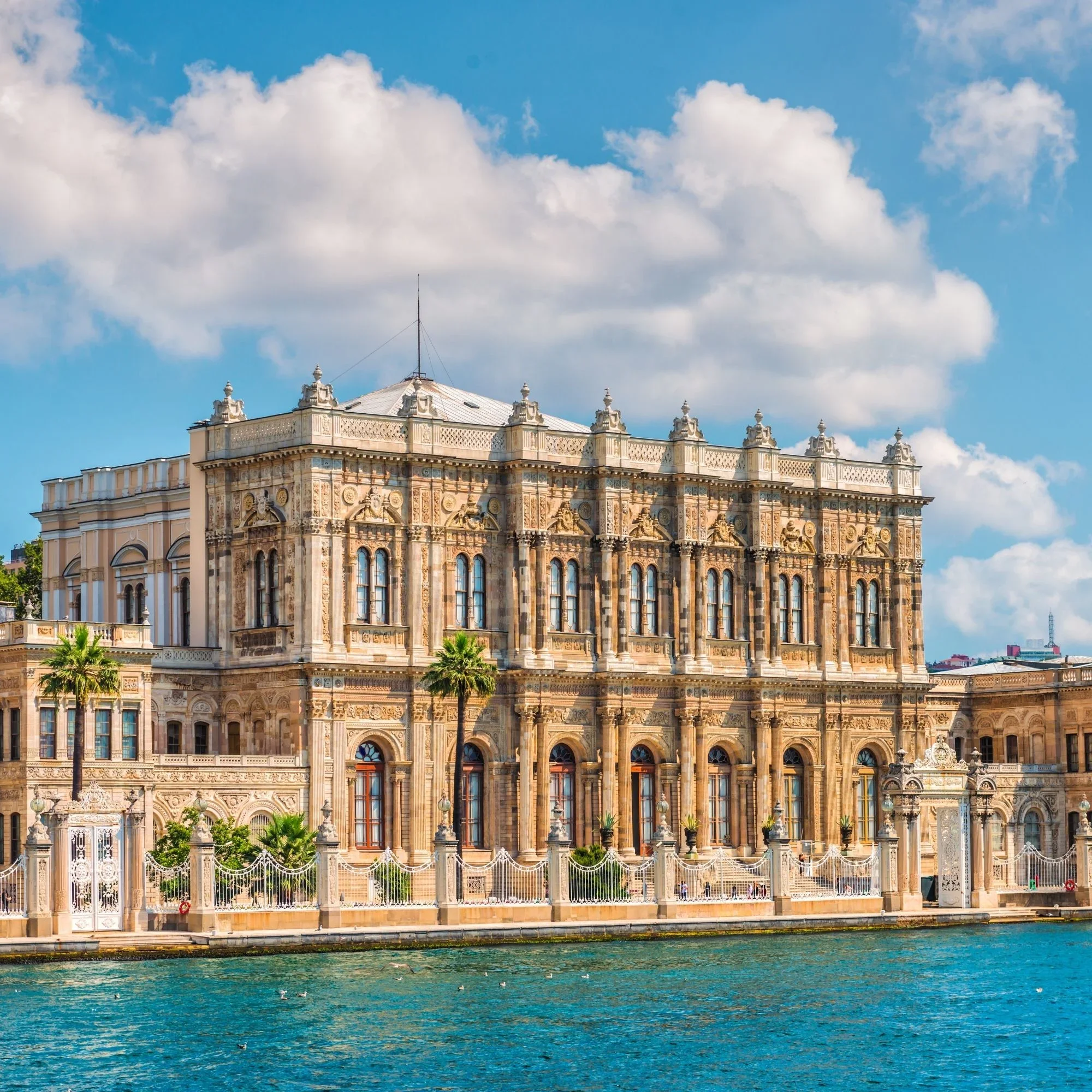 Biglietto d’ingresso Salta la Fila per Palazzo Dolmabahce e Harem con Audioguida