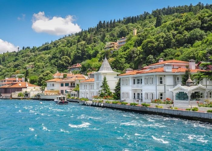 كيف تزور جزر الأمراء؟ مواعيد العبّارات ونصائح السفر