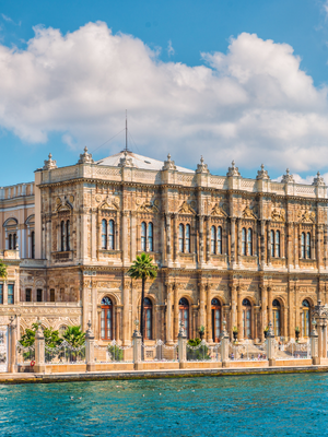 Dolmabahçe Sarayı