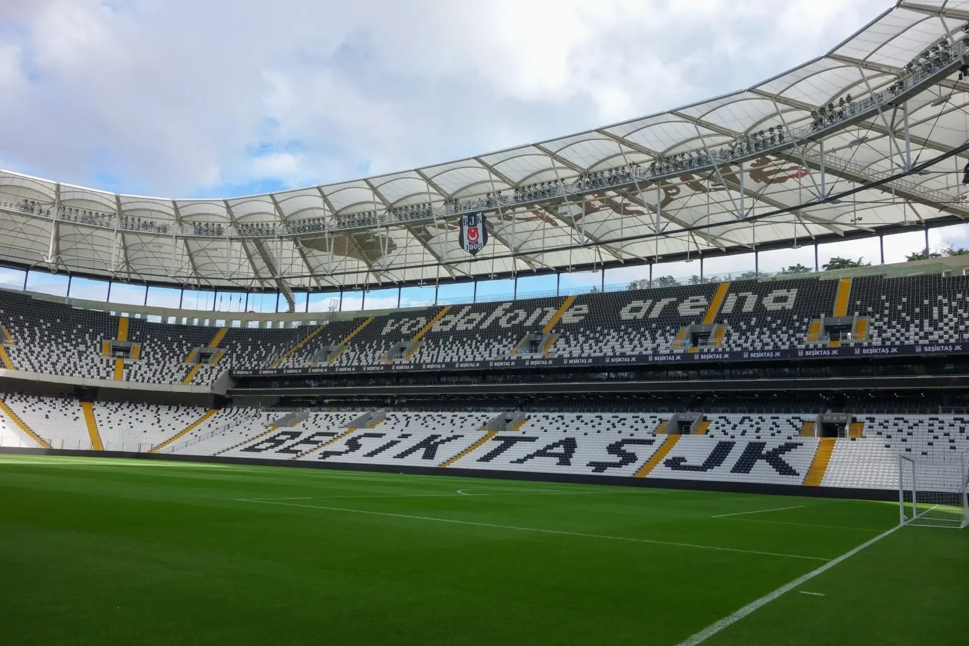 Stadionul Besiktas Tupras