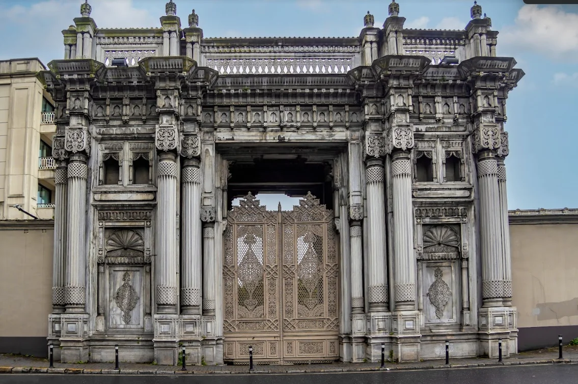 Historical Palaces and Mansions