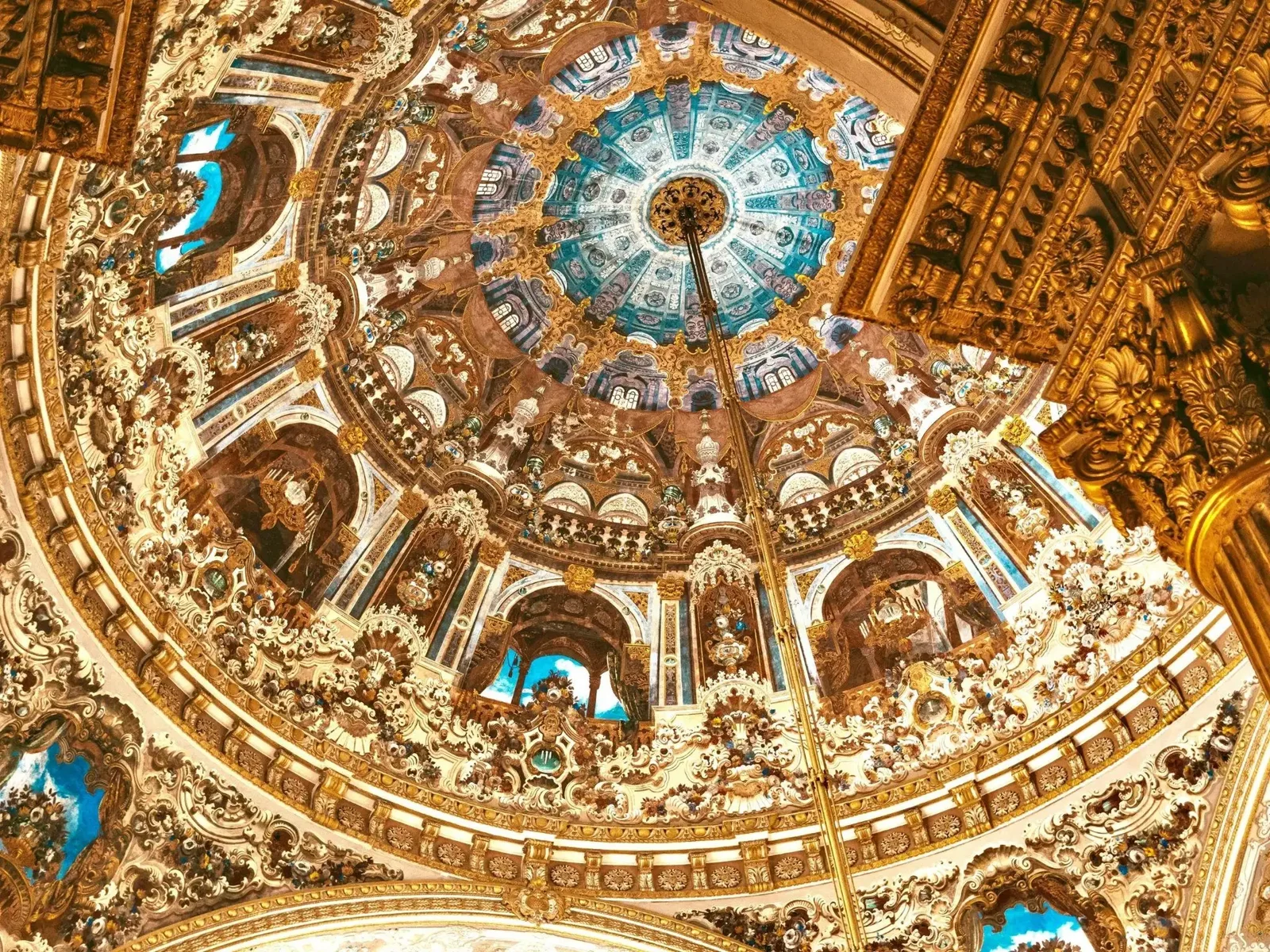 Dolmabahce Palace Ticket & Bosphorus Boat Tour Experience - Image 4