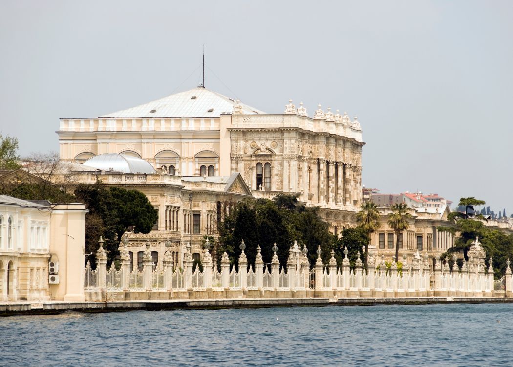Istanbul Like Royalty: Palaces, Bosphorus Mansions, and Luxury Hammams