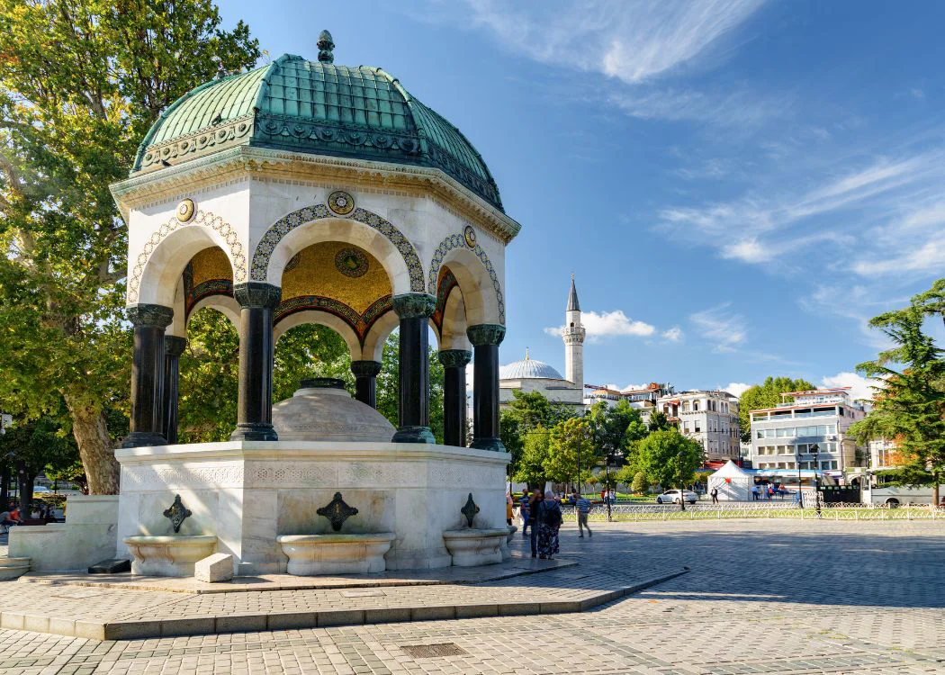 Hagia Sophia and Historic Peninsula Walking Tour Combo - Vertical