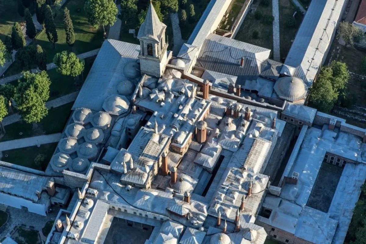 Hagia Sophia and Historic Peninsula Walking Tour Combo - Image 3