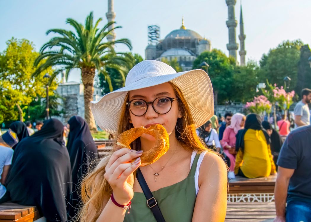 Istanbul Street Food Trail: From Simit Ferries to Hidden Lokantas