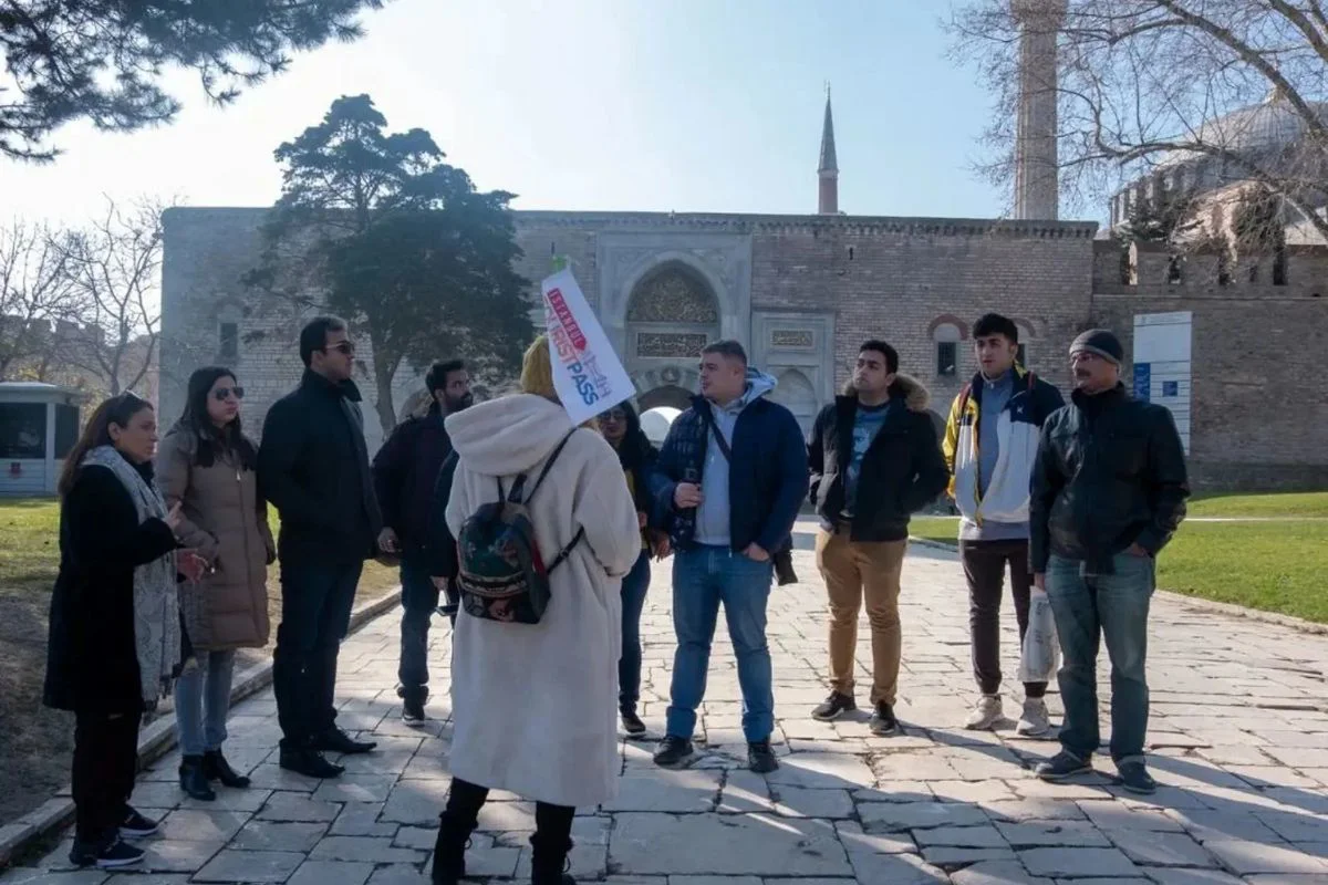 Hagia Sophia and Historic Peninsula Walking Tour Combo - Image 1