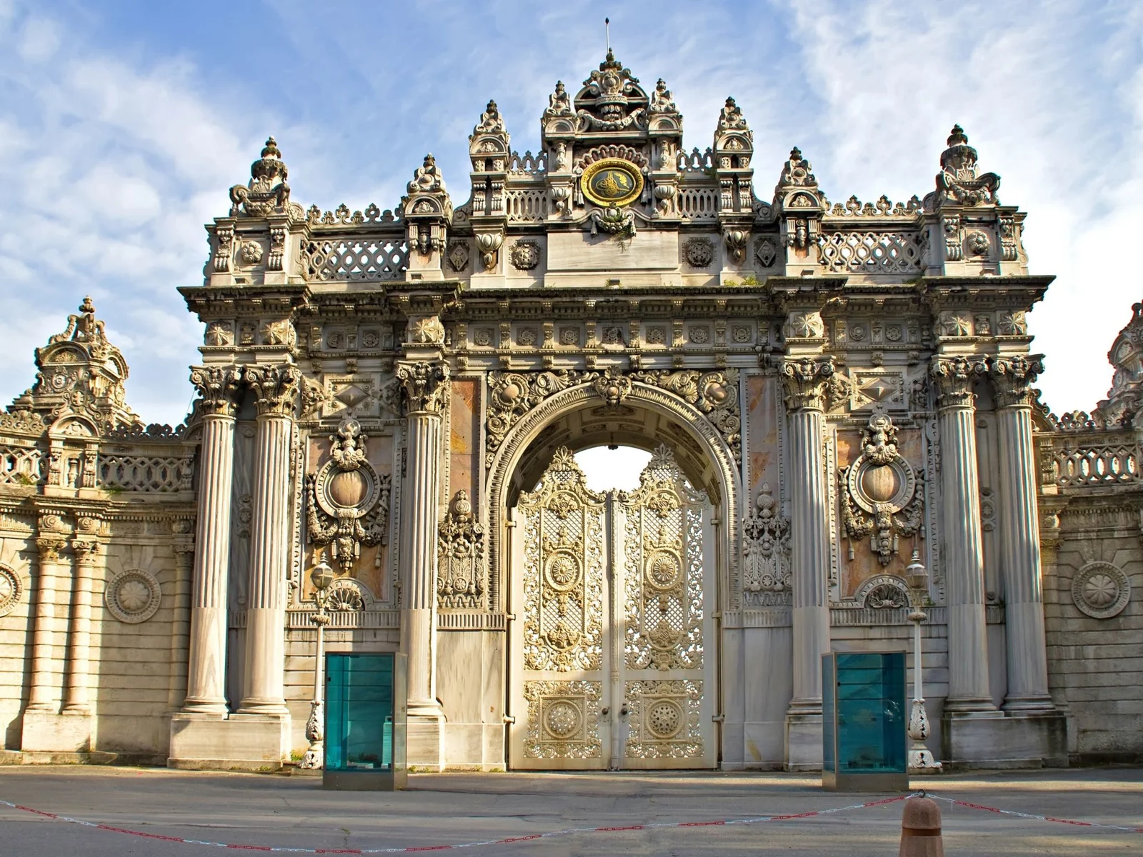 Hagia Sophia & Dolmabahce Palace Combo - Image 2
